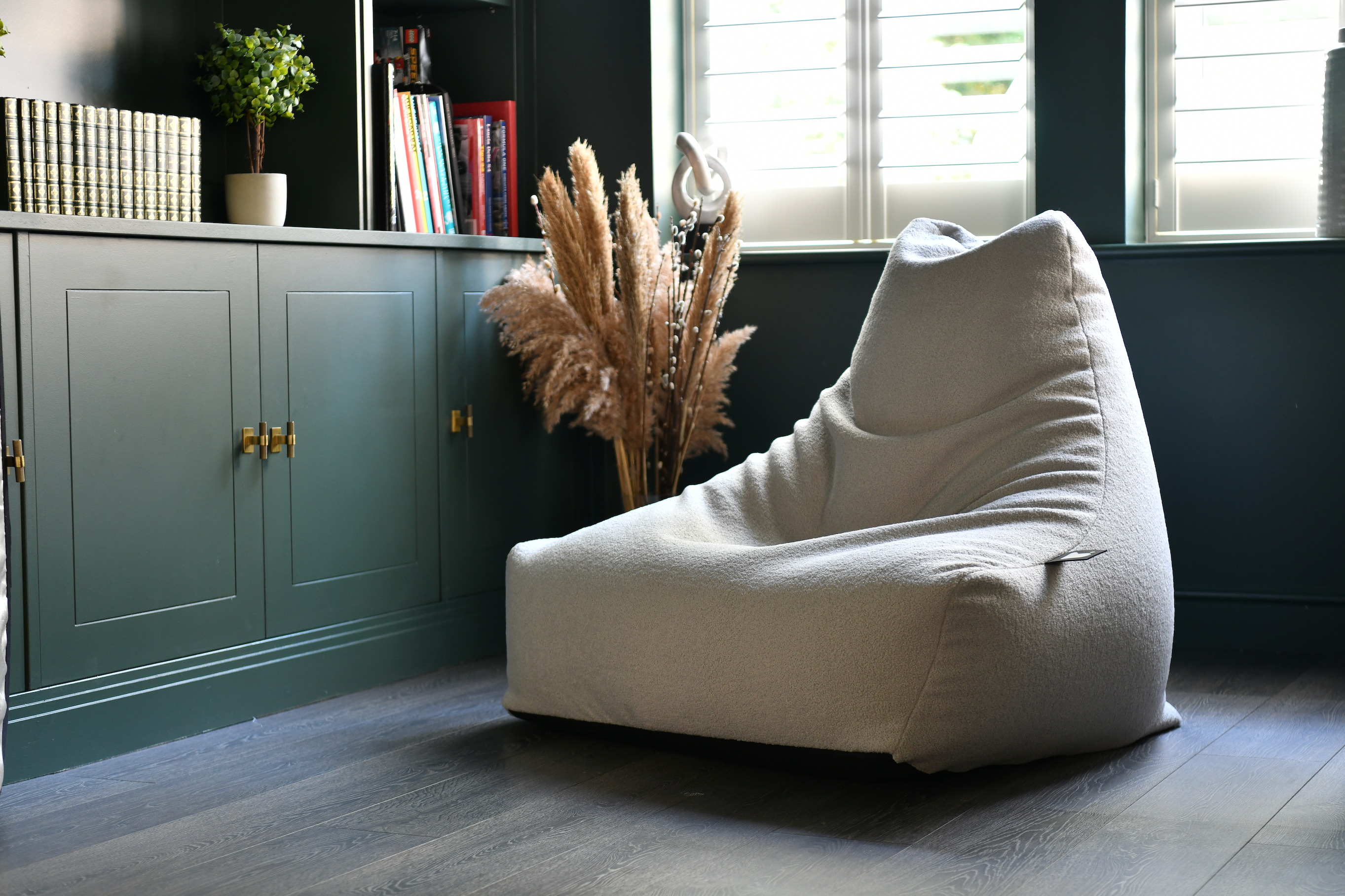 Extreme Lounging Mighty B-Bag Ivory Teddy Indoor